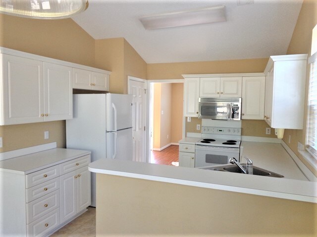 Foto del edificio - 1720 Silverberry Court