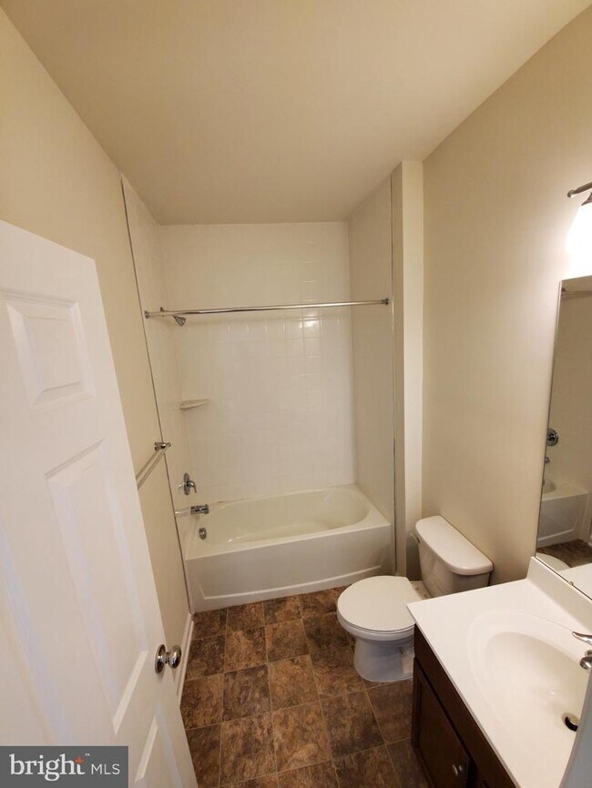 Foto del edificio - 302 South Dr