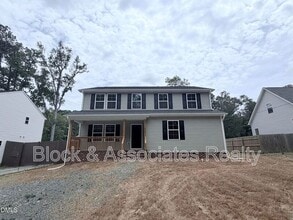 Building Photo - 824 Roane St