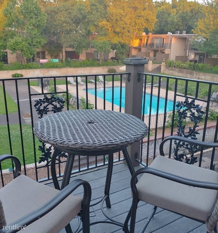 Primary Photo - 2 br, 2 bath Condo - 5143 West 75th Street