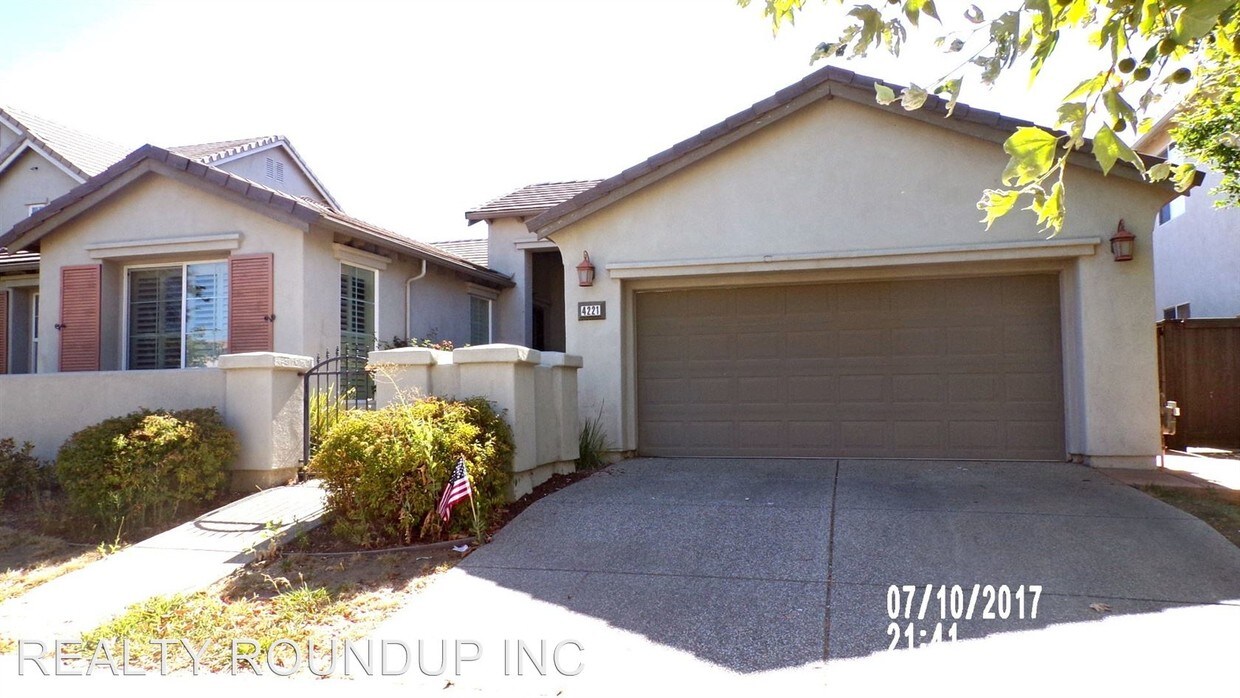 Primary Photo - 4221 Anatolia Dr