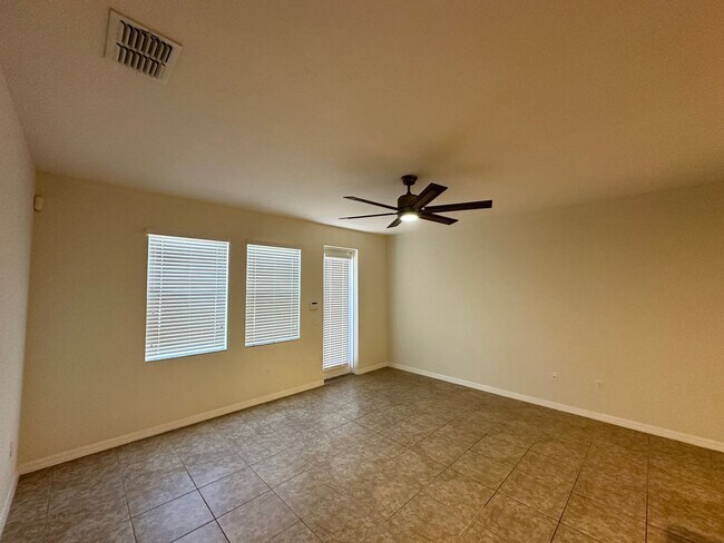 Foto del edificio - 3 Bedroom, 2.5 Bath Townhome in Winter Gar...
