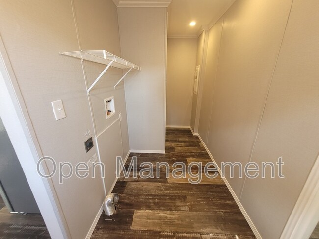 Foto del edificio - 415 North Elkhart Street