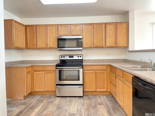 Foto del edificio - 8718 Sunset Breeze Dr