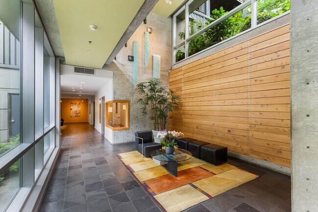 Foto del edificio - 2717 Western Ave