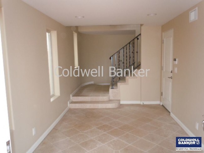 Building Photo - 4029 Sunset Ln