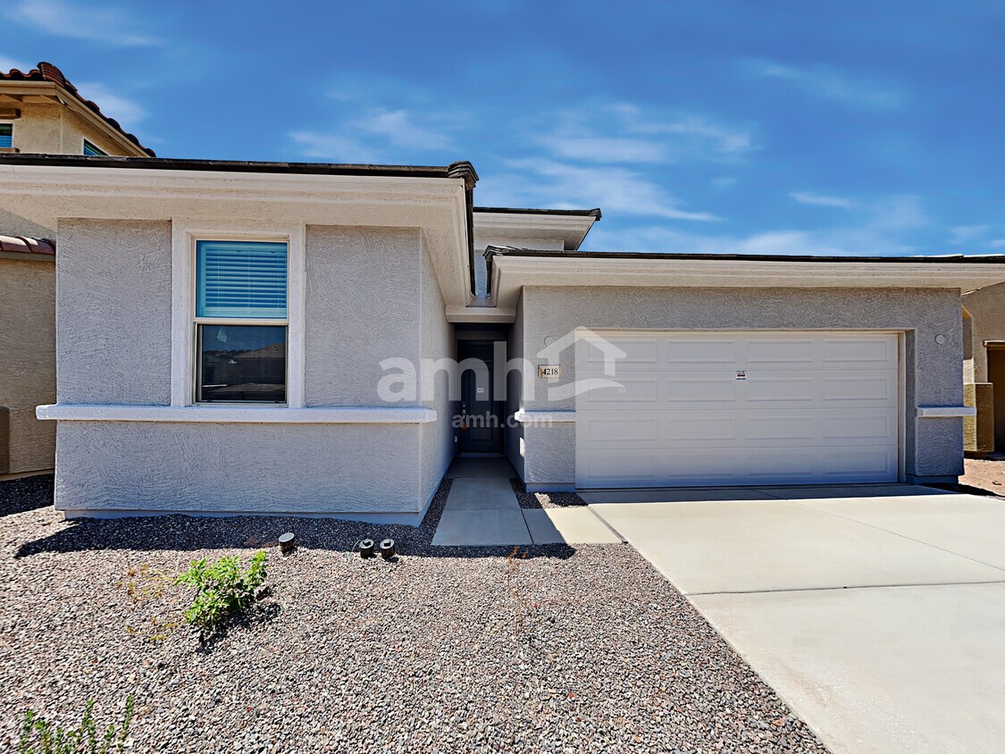 Foto principal - 4218 S 105th Dr