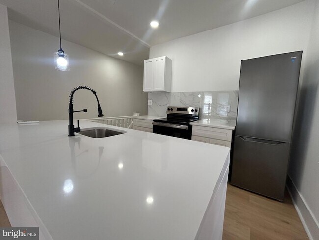 Foto del edificio - 114 S 58th St