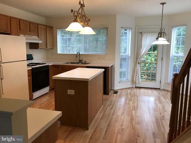 Building Photo - 8535 Towne Manor Ct