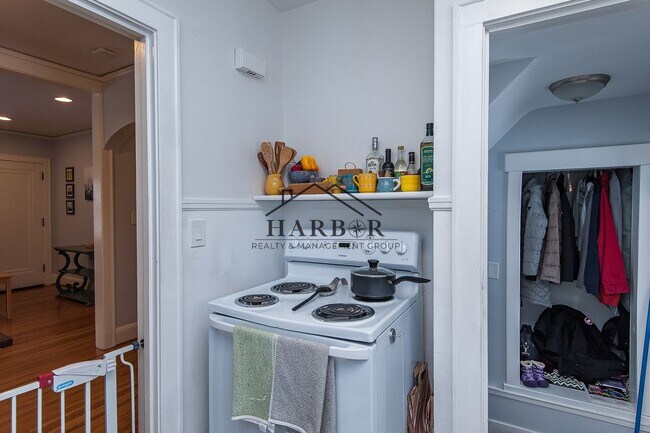 Foto del edificio - Updated Craftsman Living: 2BR/2BA + Den in NW Rochester