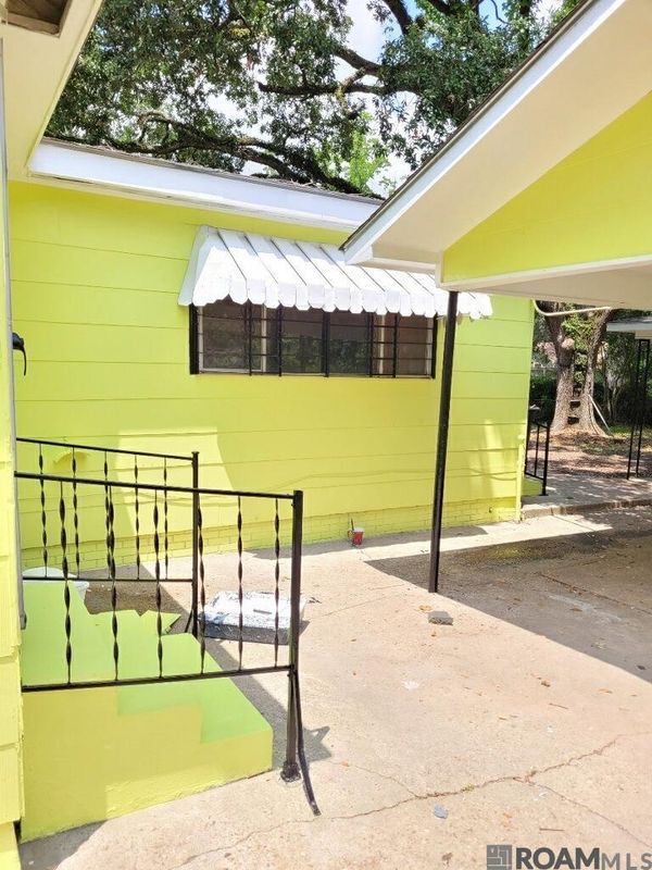 Foto del edificio - 3567 CHARLES