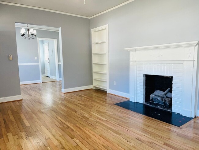 Building Photo - WOW! Completely renovated 2 bedroom home n...