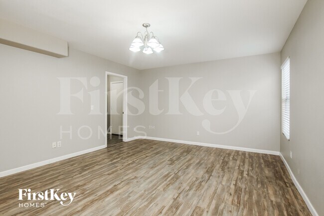 Foto del edificio - 7570 W Comet Ave