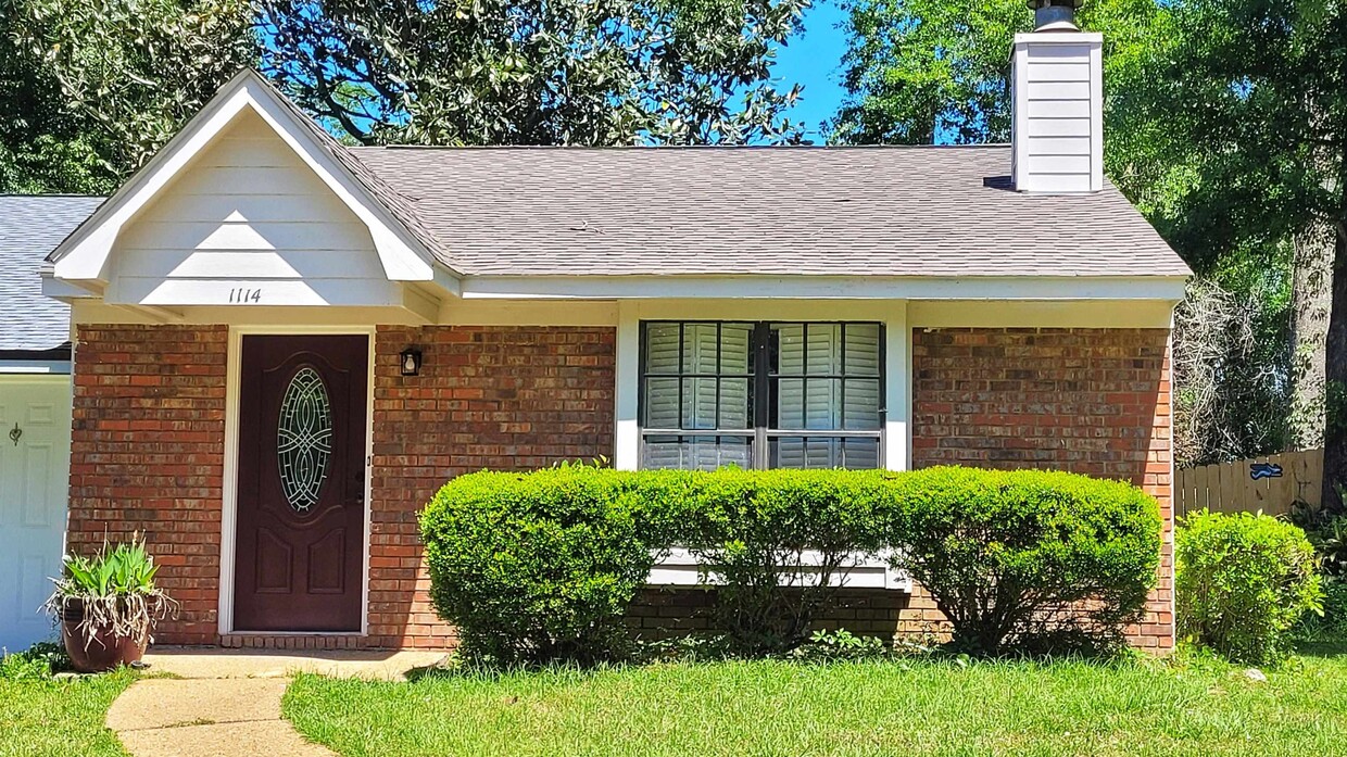 Primary Photo - 1114 Brafforton Dr