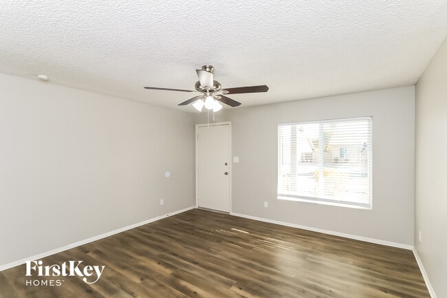 Foto del edificio - 4050 E Walatowa St