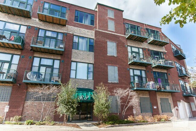 Foto del edificio - 2222 W Diversey Ave