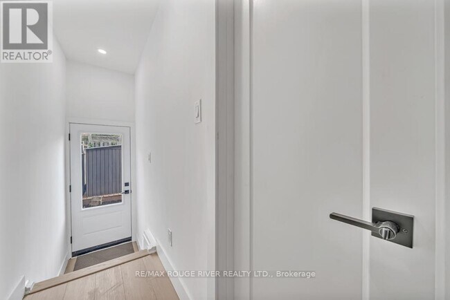 Photo du bâtiment - 1341 Park Rd S