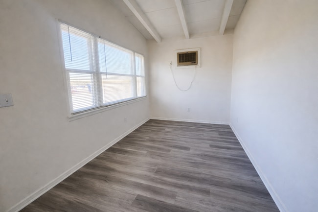 Building Photo - 6667 Desert Queen Ave