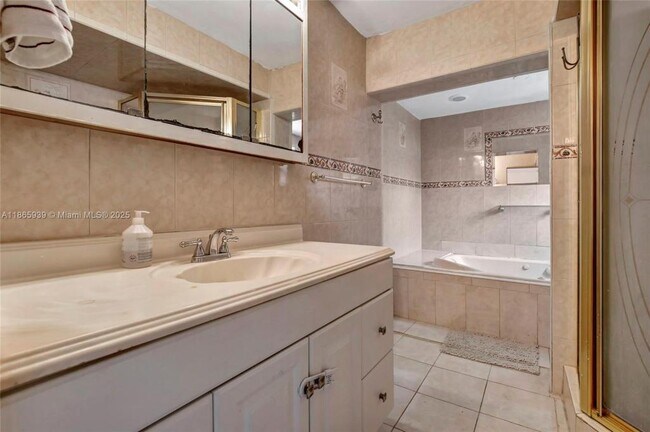 Building Photo - 6729 Camelia Dr