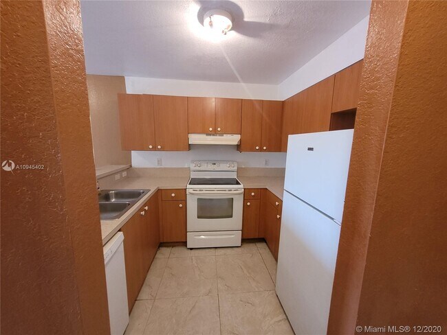 Foto del edificio - 14194 NW 17th Ave