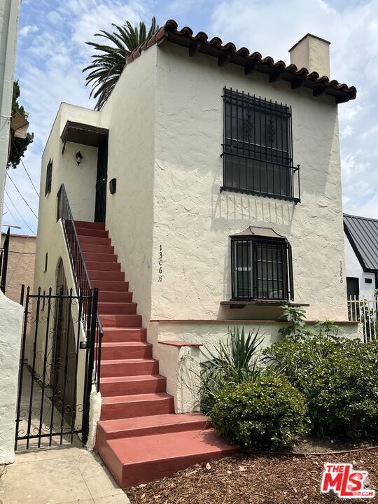 Building Photo - 1306 S Mansfield Ave