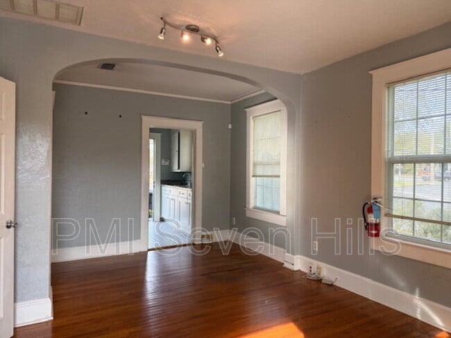 Foto del edificio - 1350 N Gadsden St