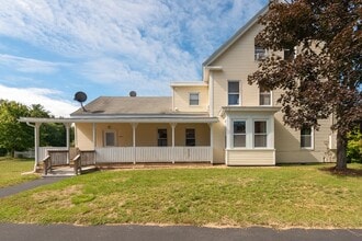 Building Photo - 520 Main St