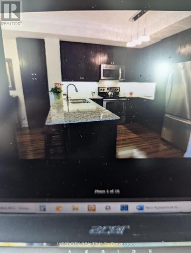 Photo du bâtiment - 8302-8302 Islington Ave