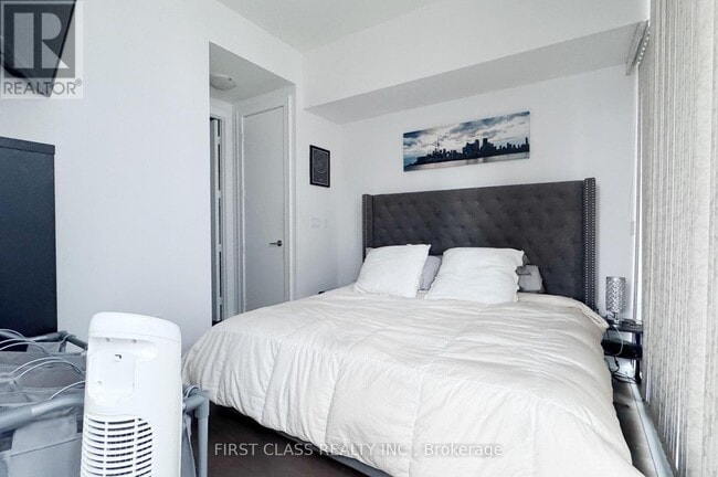 Building Photo - 39 Queens Quay E