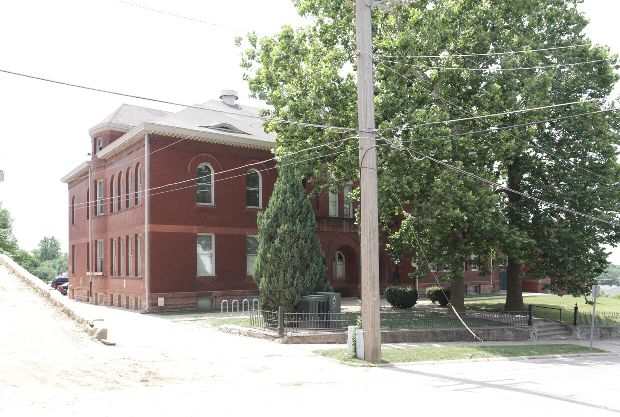 Primary Photo - Columbian School Apartments