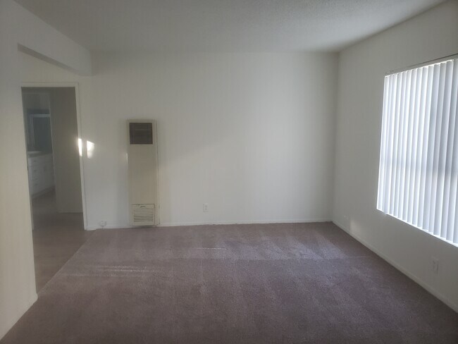 Foto del edificio - 7622 Crescent Ave