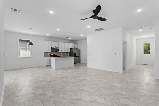 Building Photo - 2024 Built 4/2 Single Family Home for Rent 10 minutes from Orlando International Airport