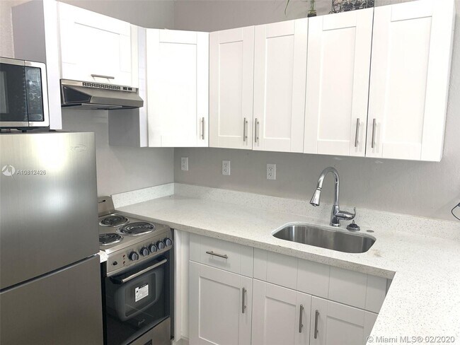 Foto del edificio - 2761 NW 45th St