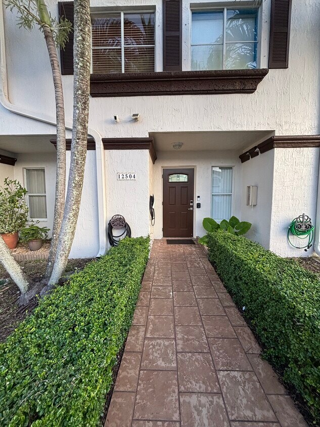 Foto principal - 12504 NW 11th Ln