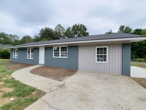 Building Photo - 18 University Pl