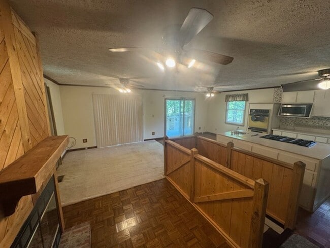 Building Photo - 246 Waterview Dr