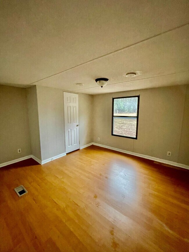 Foto del edificio - Adorable 2 bedroom 1 bath Mobile Home loca...