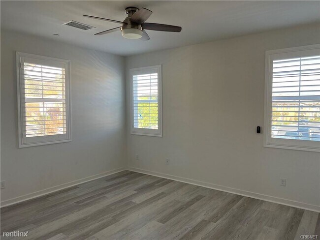 Building Photo - 3 br, 2.5 bath Townhome - 28635 Solana Ct