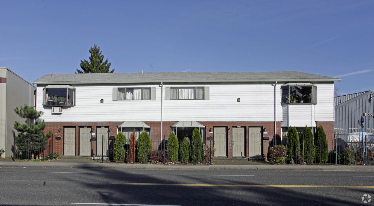 Primary Photo - Lents Apartments Lents Apartments