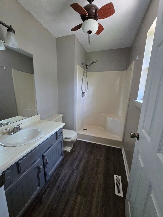 Foto del edificio - Four Bedroom Home in Harrison TN