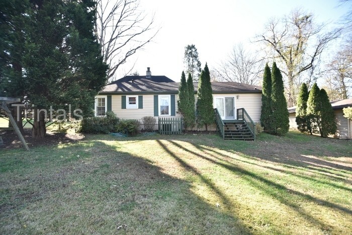 Primary Photo - 3 bed 2 bath home!