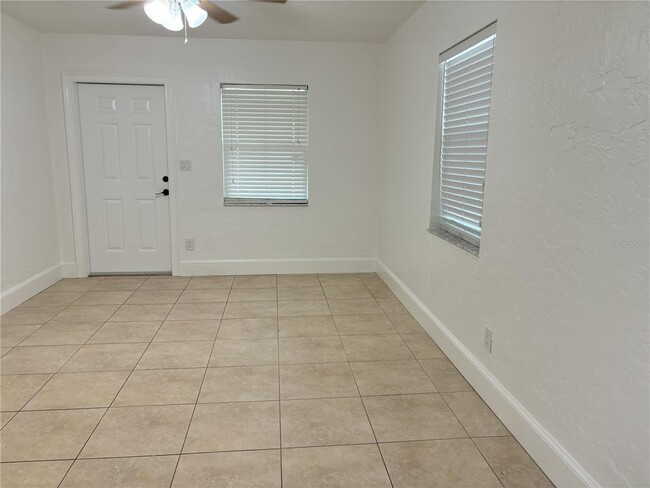 Building Photo - 4727 W Wallcraft Ave