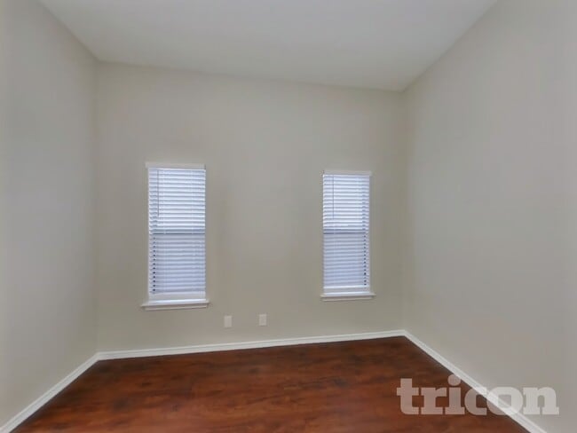 Building Photo - 8035 Dove Trail Dr