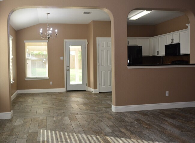 Dining Room - 406 Comal Run