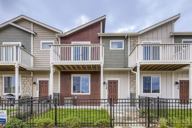 Brand New! Immaculate 3-Bedroom Townhome i... - Brand New! Immaculate 3-Bedroom Townhome i...