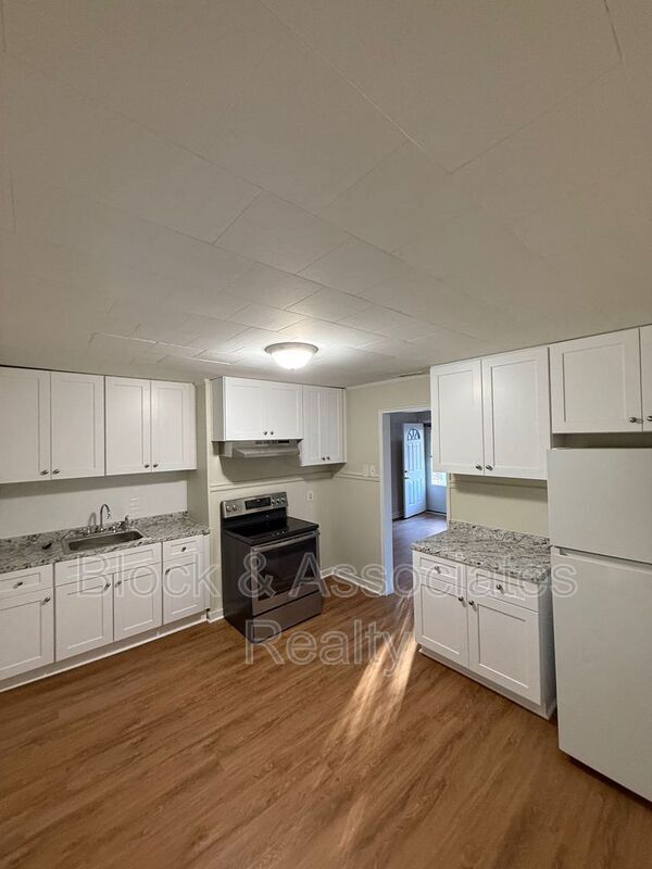 Building Photo - 1020 Willard St