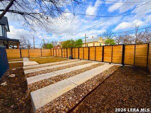 Foto del edificio - 630 E Carson St