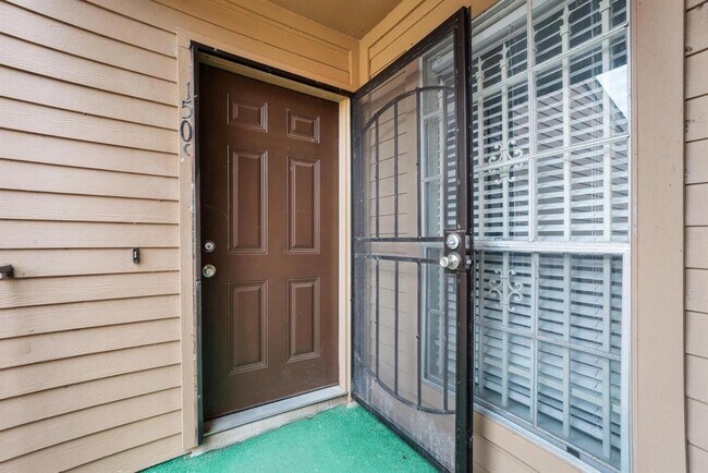 Foto del edificio - 10555 Turtlewood Ct