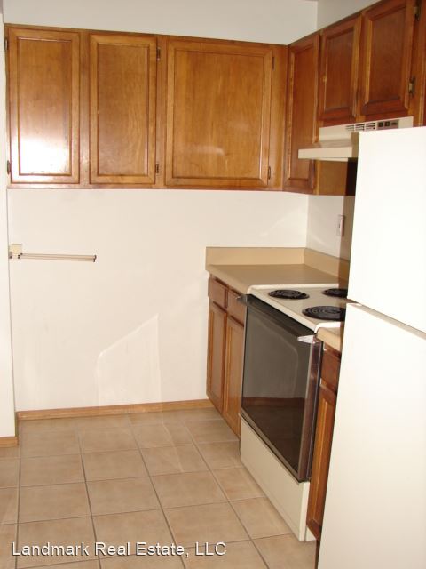 Building Photo - 2 br, 2.5 bath House - 2476 Lexington Vill...