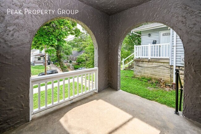 Building Photo - 637 Probasco St